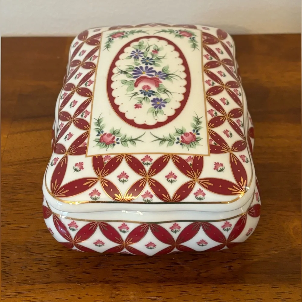 Porcelain Keepsake Box